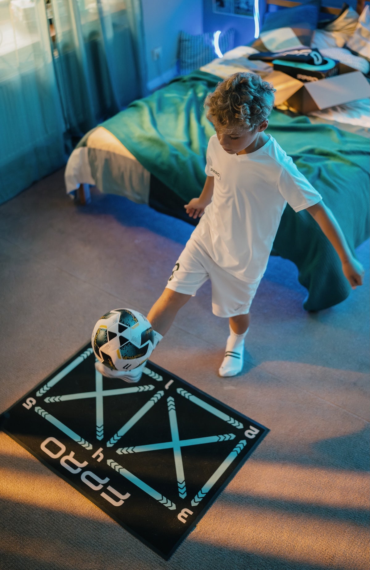 Kids learning on the FPRO mat - early years